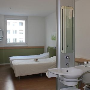 Standard Room 2 Single Beds